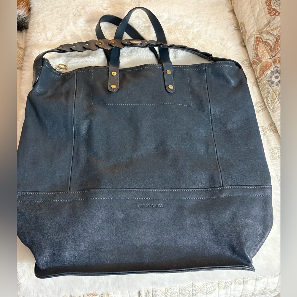 Unique See by Chloé Blue Tote Purse – Effortlessly Chic and Versatile